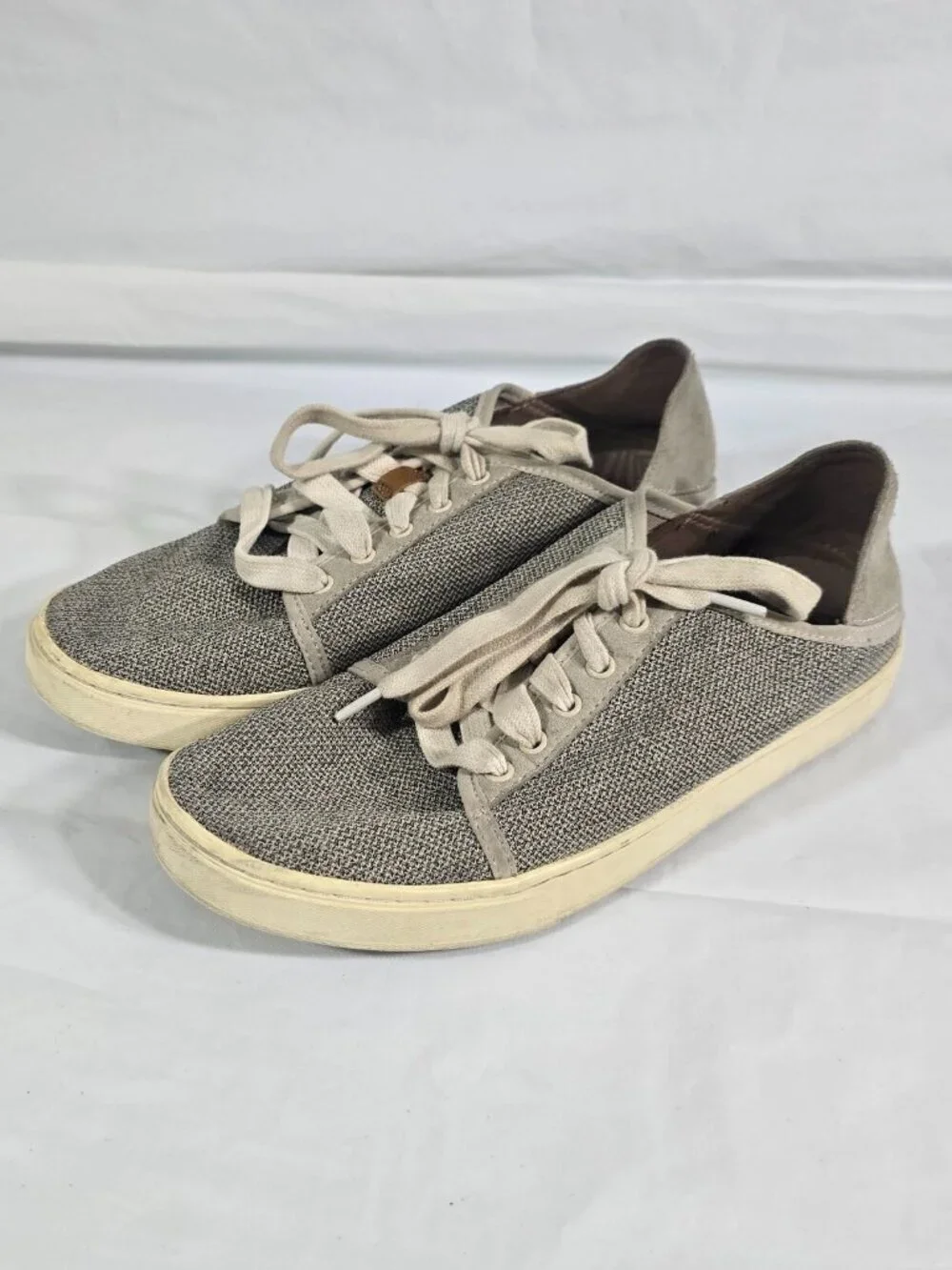 Olukai Pehuea Li Tapa Knit Sneakers Women Size 9 Gray Lace Up Travel Resortwear